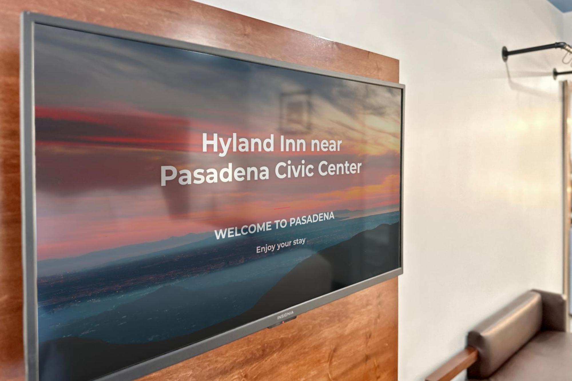Hyland Inn Near Pasadena Civic Center Exterior photo